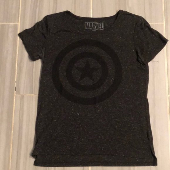 SALE🎈4/$10🎈Women’s Captain America T-shirt - Picture 1 of 3